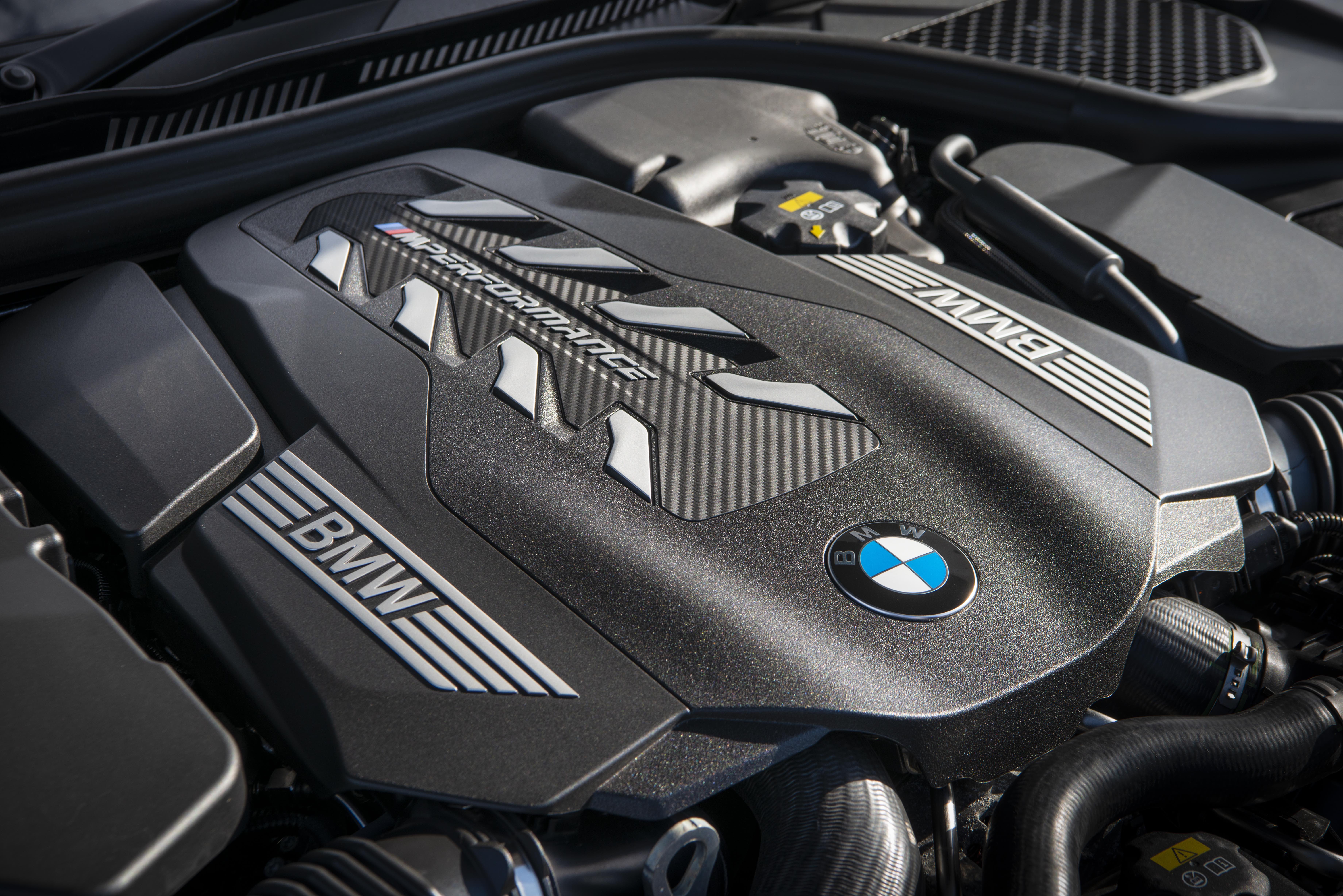 850i-Coupe-Detail-Engine bay 2 » EFTM