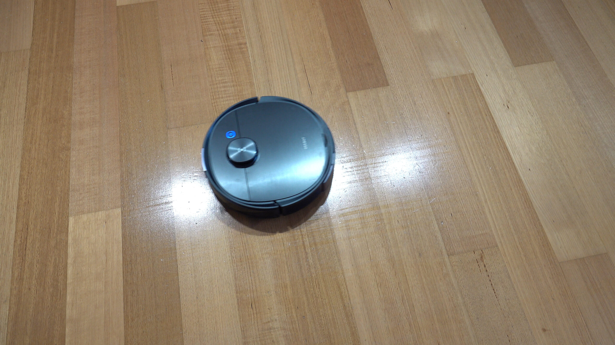 ECOVACS DEEBOT OZMO T8 AIVI Review The first familyfriendly robot