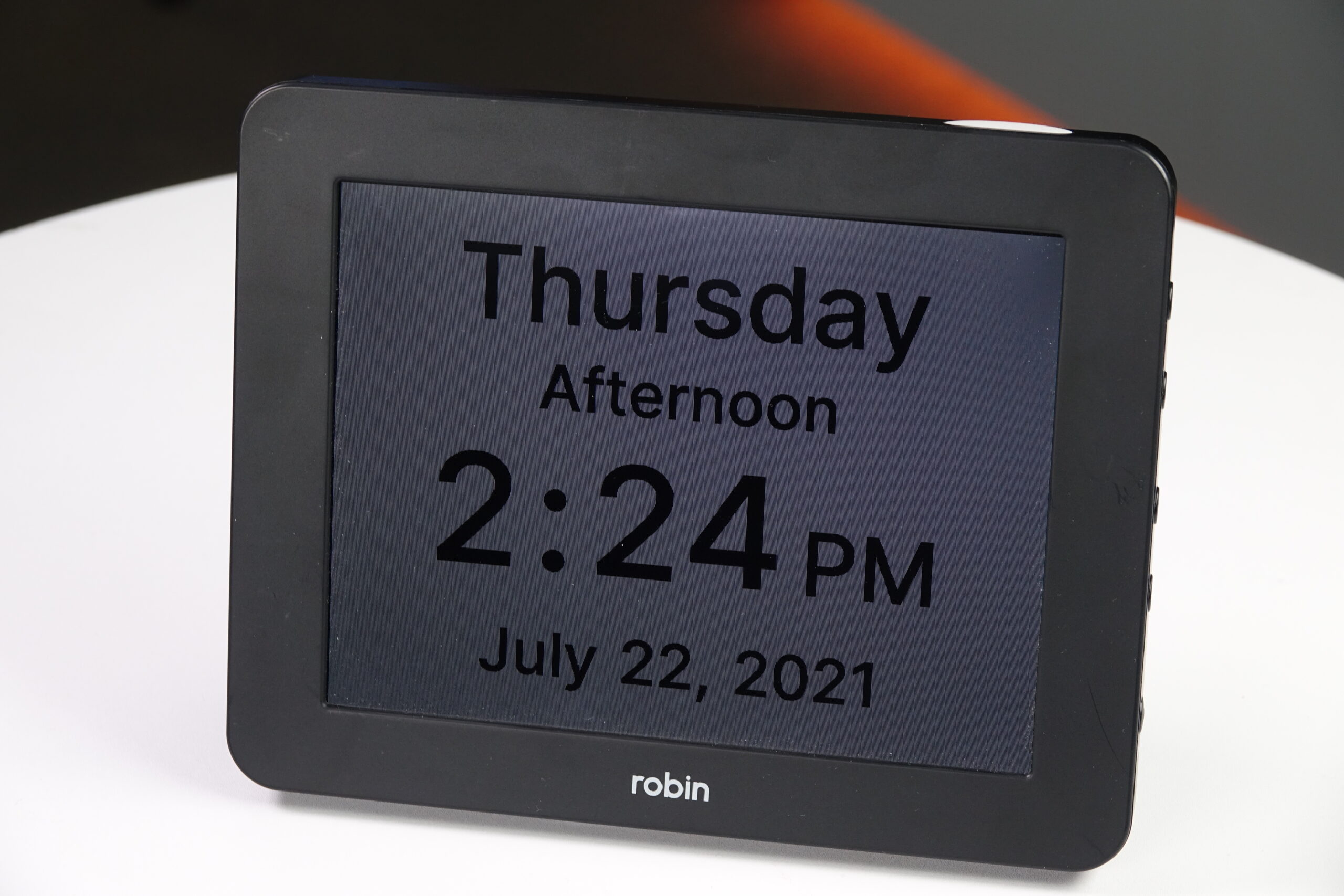 ROBIN Day CLOCK REVIEW Simple time, and a difficult time Dementia