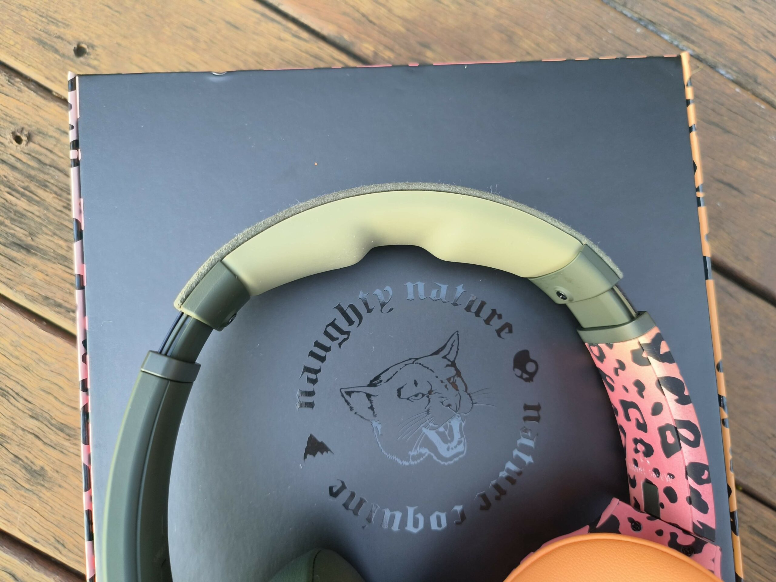 skullcandy crusher evo burtonコラボ BUR_D8.jpg