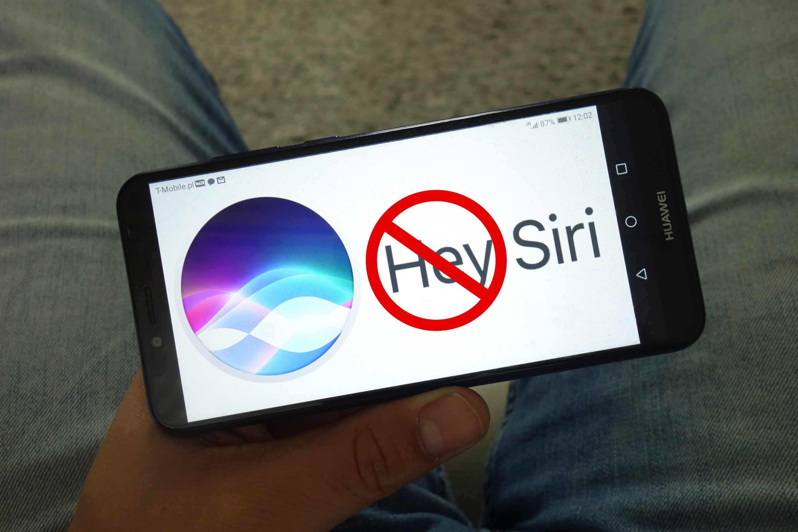 You may not need to say "Hey" to Siri to trigger it in new changes