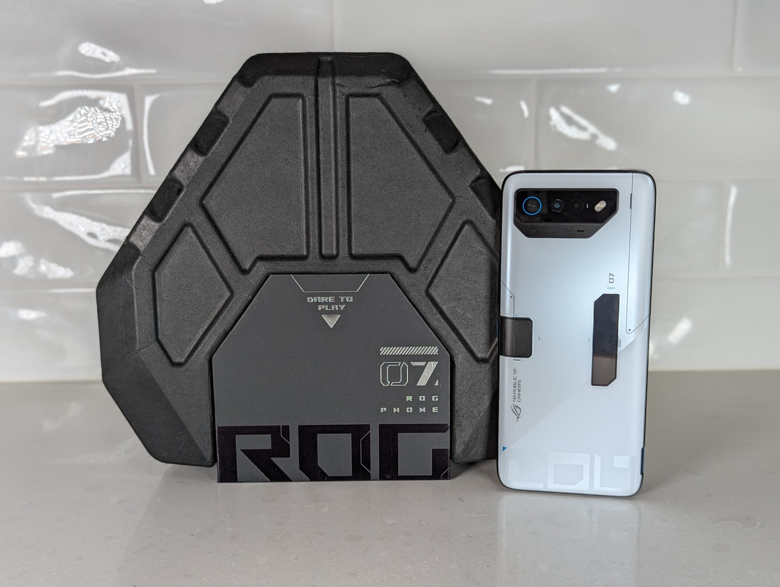 ASUS ROG Phone 7 Ultimate Review: The best gaming mobile is now even ...