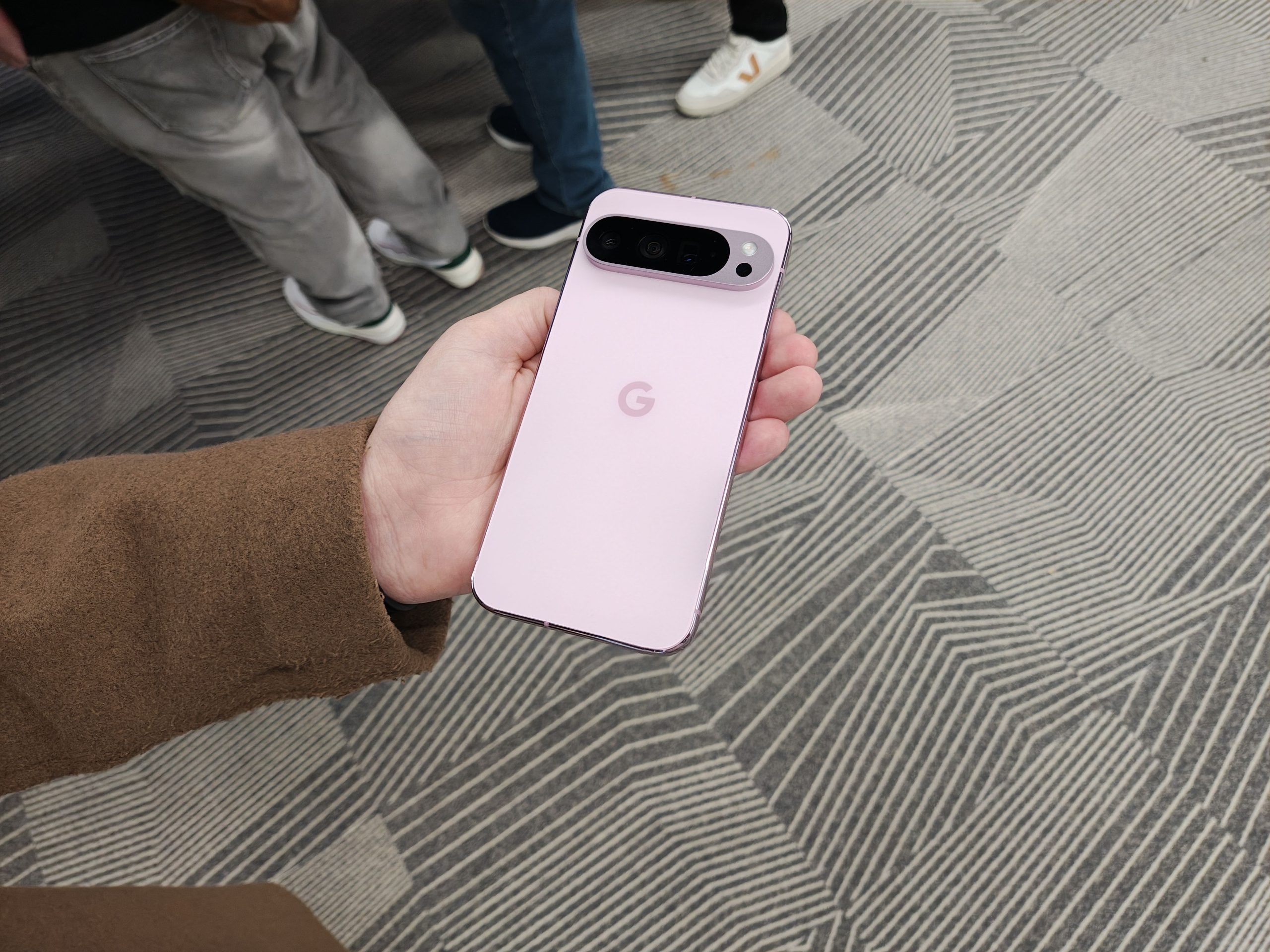 Google Pixel 9 Pro XL 256GB本体Rose Quartz TELUS Google Pixel 9 Pro XL 256GB - Rose Quartz - Monthly