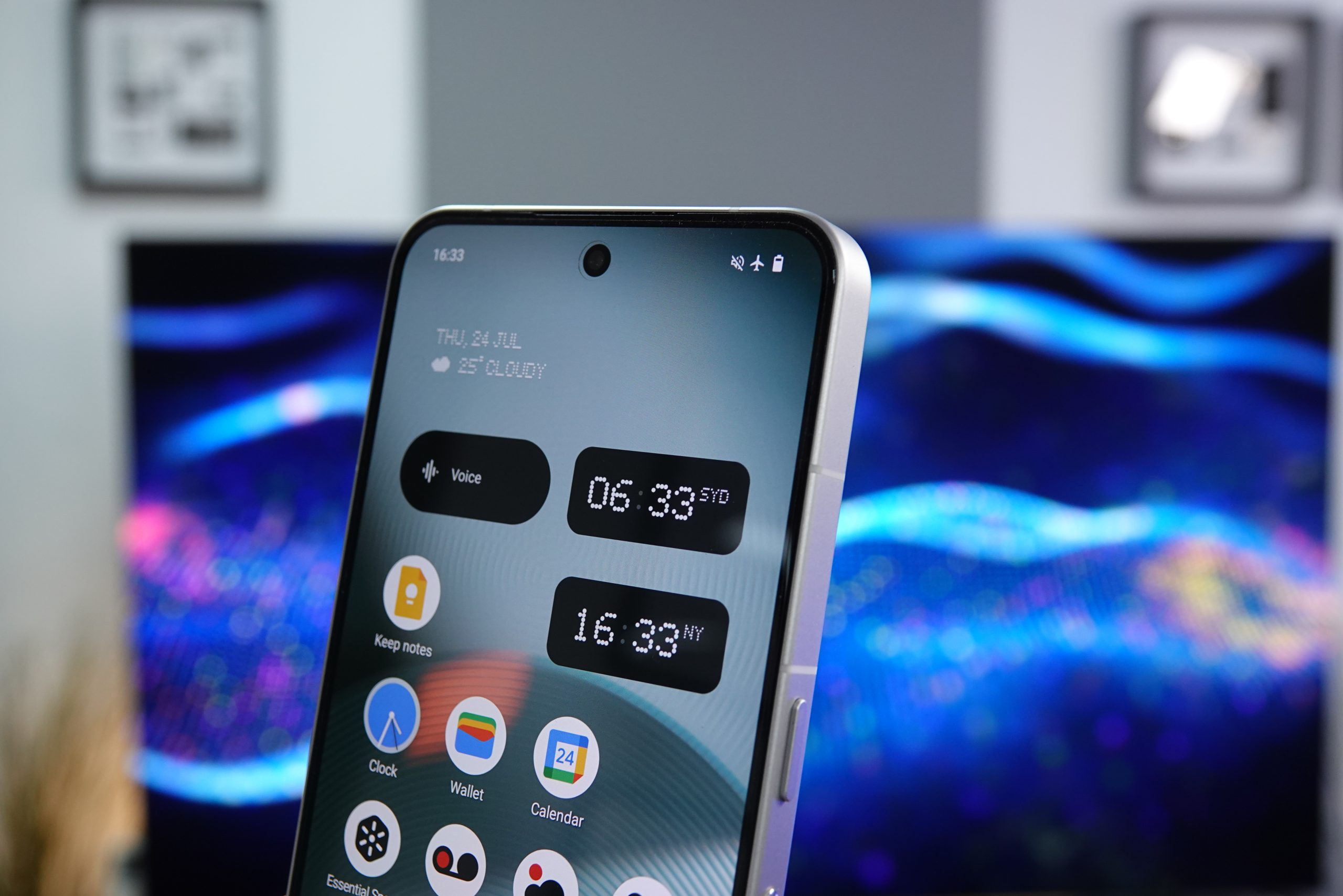 Nothing Phone 3 Review - Flagship price, great phone, but hard to
