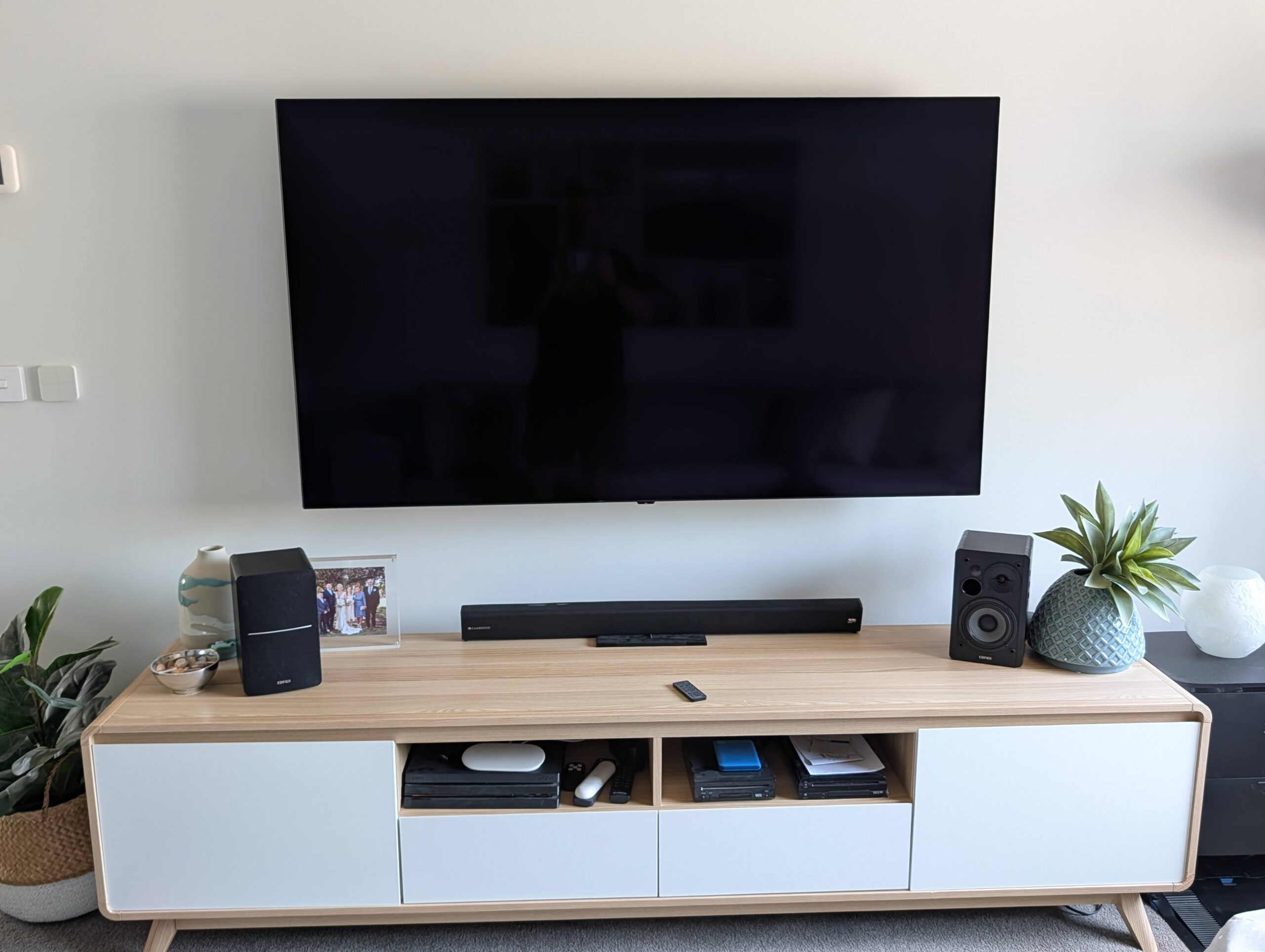 Review: Edifier R1280DB Bluetooth Bookshelf Speakers — how are these under $210?