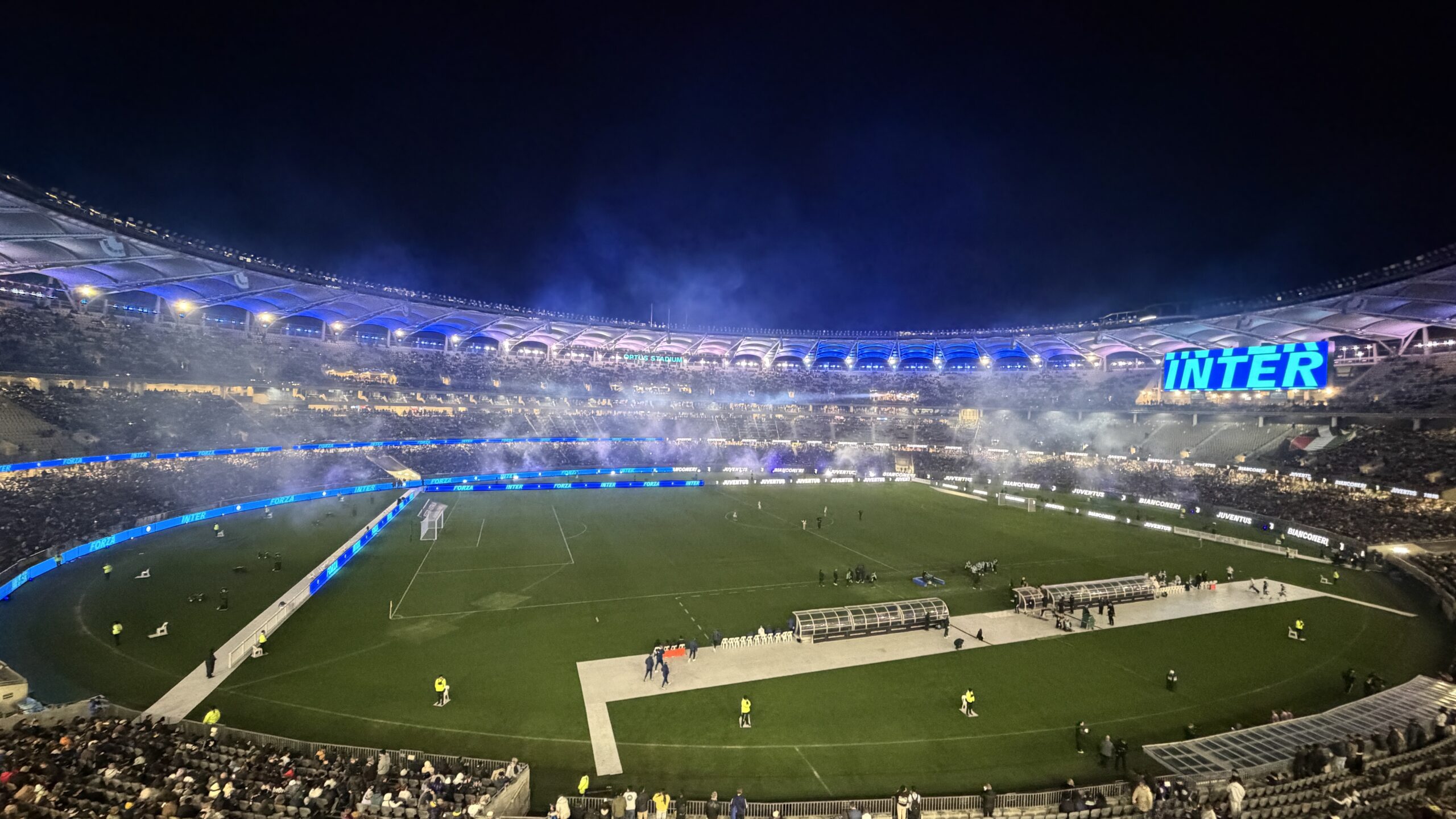 How Optus Keeps Your Phone Working When 52,000 Fans Turn Up at Once