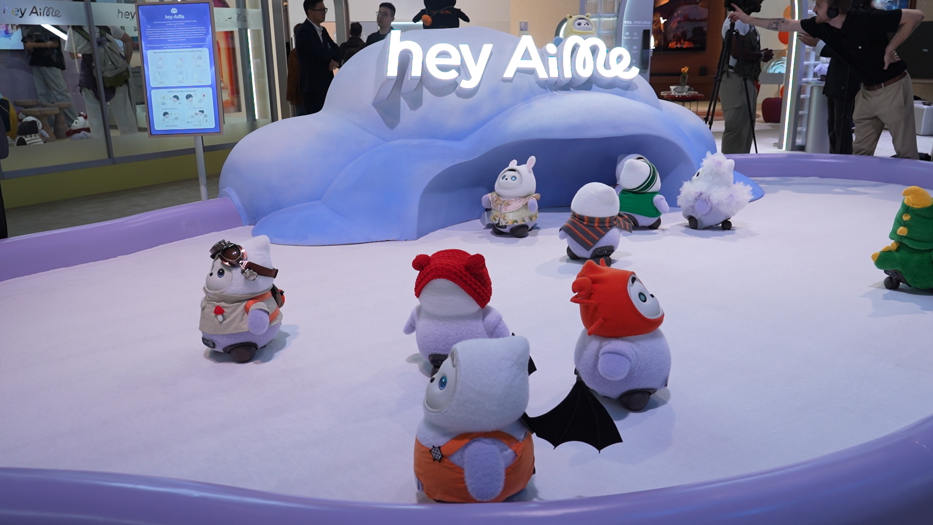 TCL companion robot AiMe is cute as a button!
